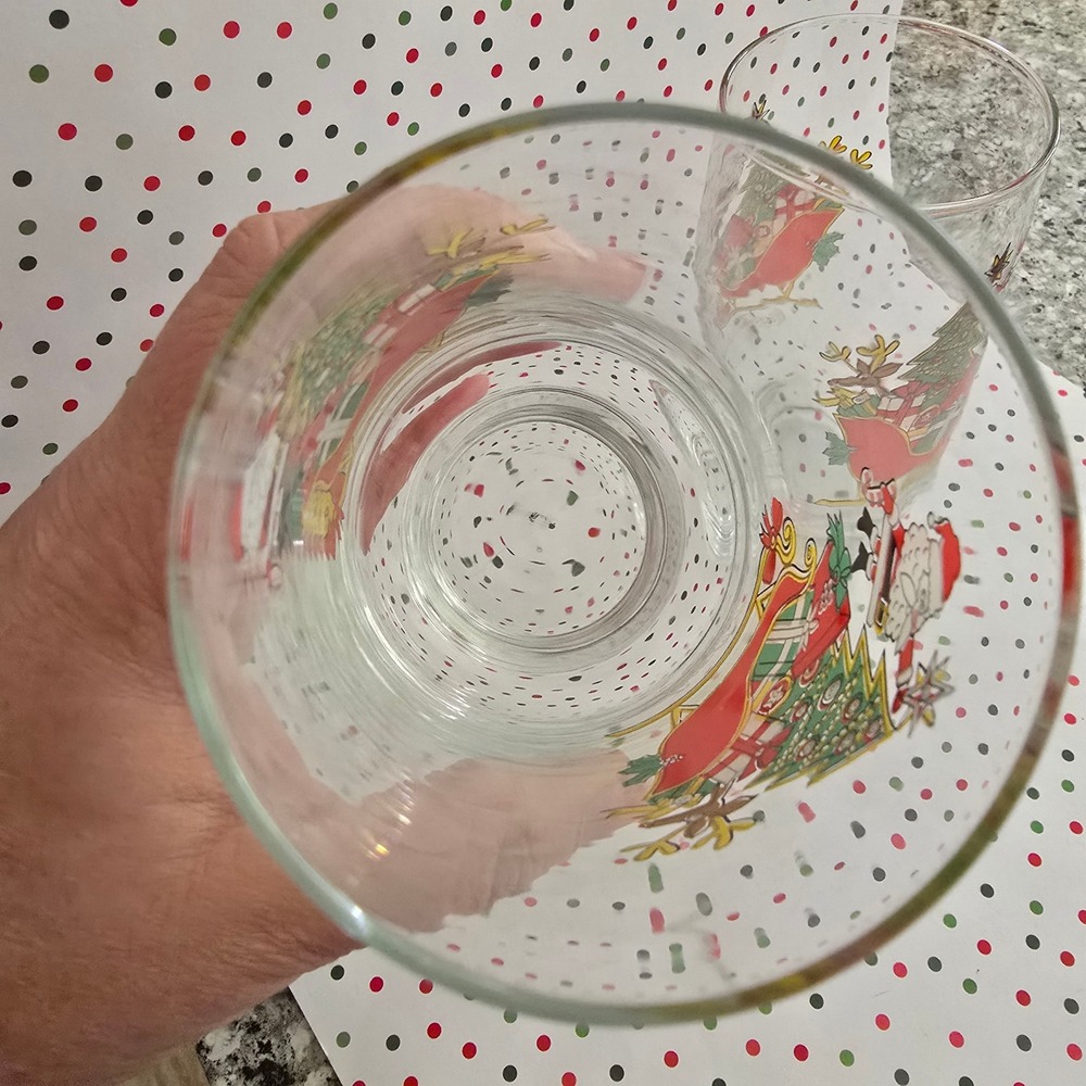 VTG 80's Coca Cola McCrory Stores Christmas Glasses Set of 2 Santa Reindeer Tree - Picture 5 of 6